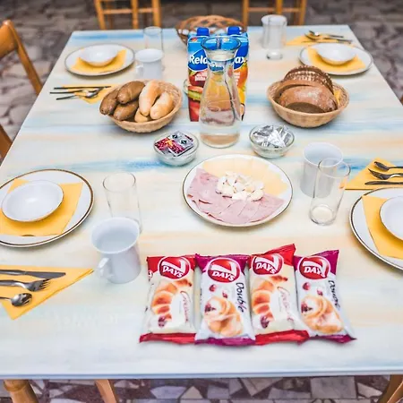 호텔 Na Potucniku 2*